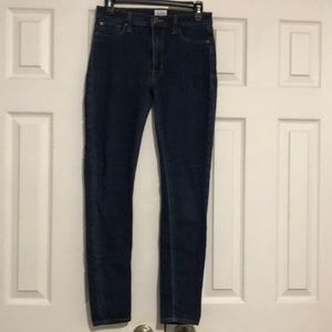 Hudson‎ jeans women’s size 27. Ribbed like pattern dark wash